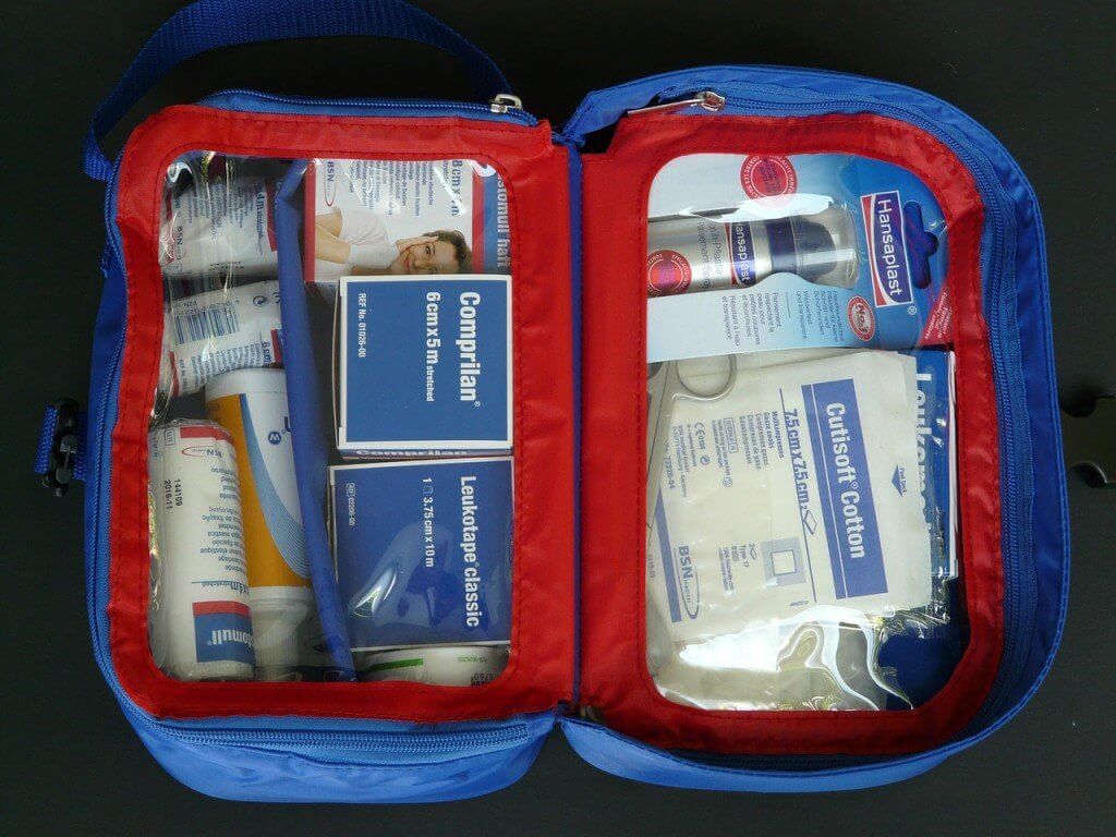 first aid kit 59645 1280 1