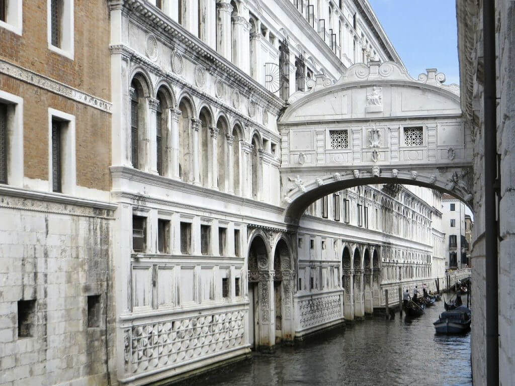 Bridge of Sighs - a section that you can see on the Doge's Palace Secret itineraries tour