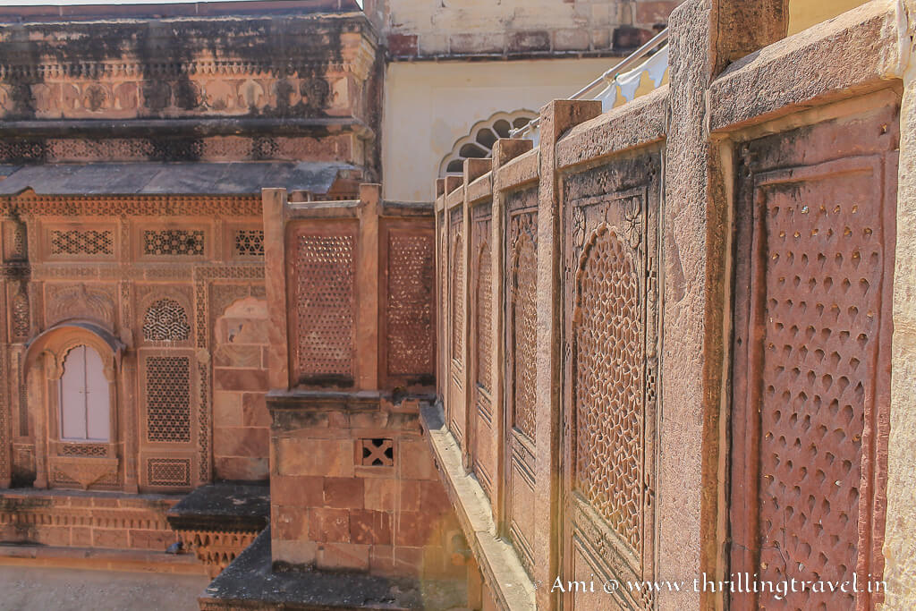 The lattice windows of Jhanki Mahal terrace