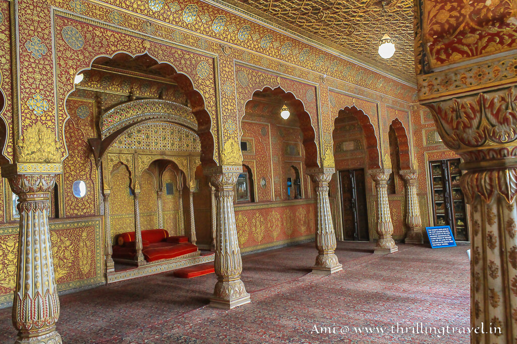 Anup Mahal with the throne at Junagarh Fort 