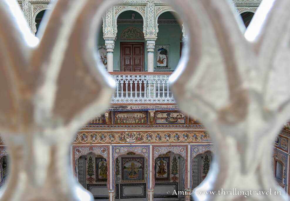 An amalgamation of Mughal, Rajputana and European architecture can be seen in Nawalgarh Podar haveli