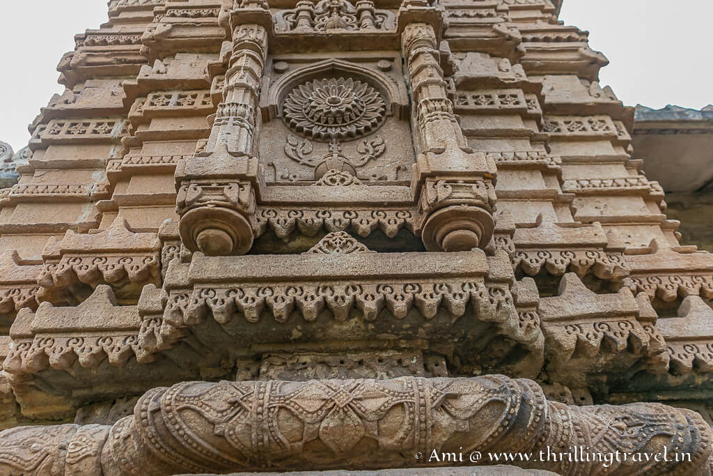 The unique Hindu-Islamic architecture that can be seen on the various mosques of Champaner