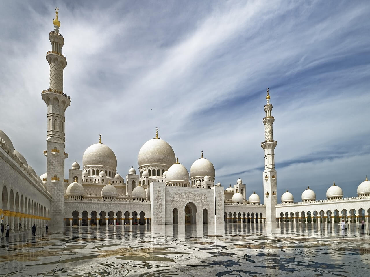 Sheikh Zayed Grand Mosque - one of the most iconic cultural sites in Abu Dhabi