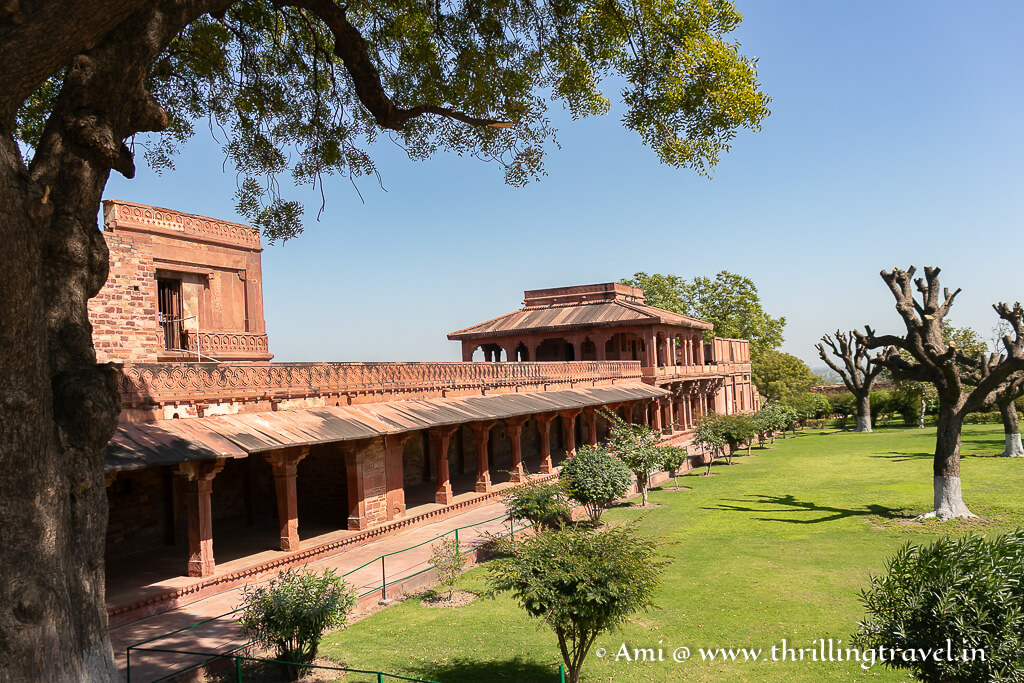 Daftar Khana that is connected to Akbar's palace in Fatehpur Sikri, Uttar Pradesh