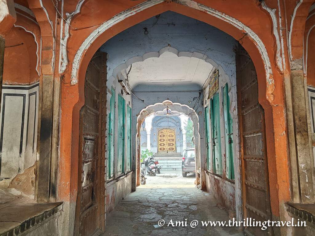 Beautiful entrance to a haveli in Jaipur walled city