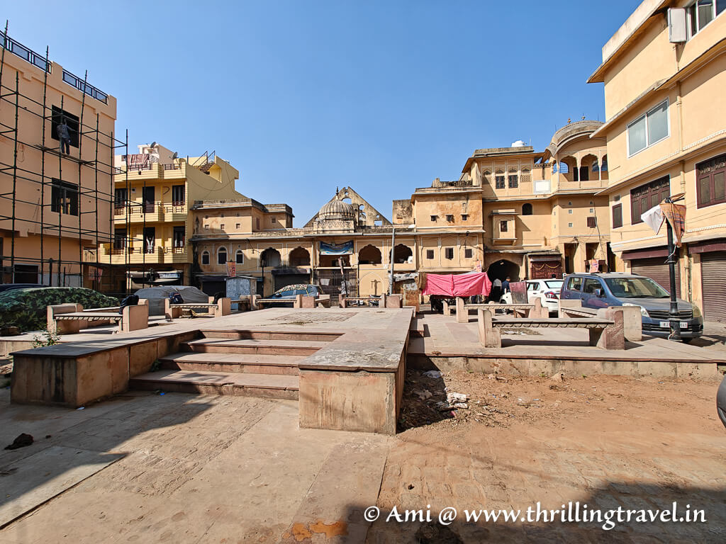 The Modikhana chowk - a community square that is a part of the Old Jaipur city plan