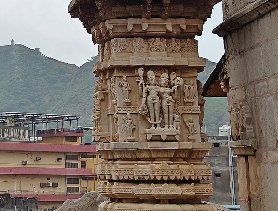 Some of the carvings of Jagat Shiromani temple's toran gate