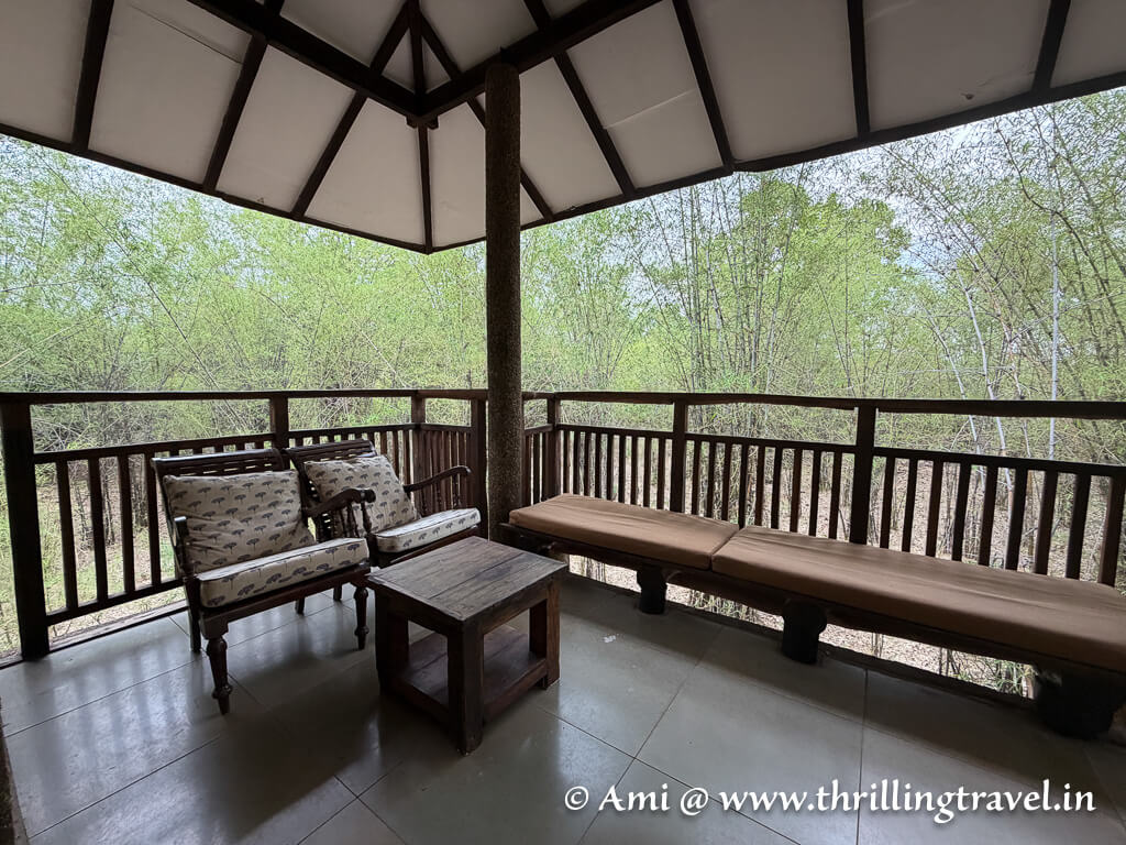 The comfortable cosy sit-out at the Bandhavgarh Pugdundee stay
