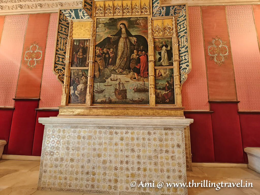 Sala de Audiencias with the altar piece painting